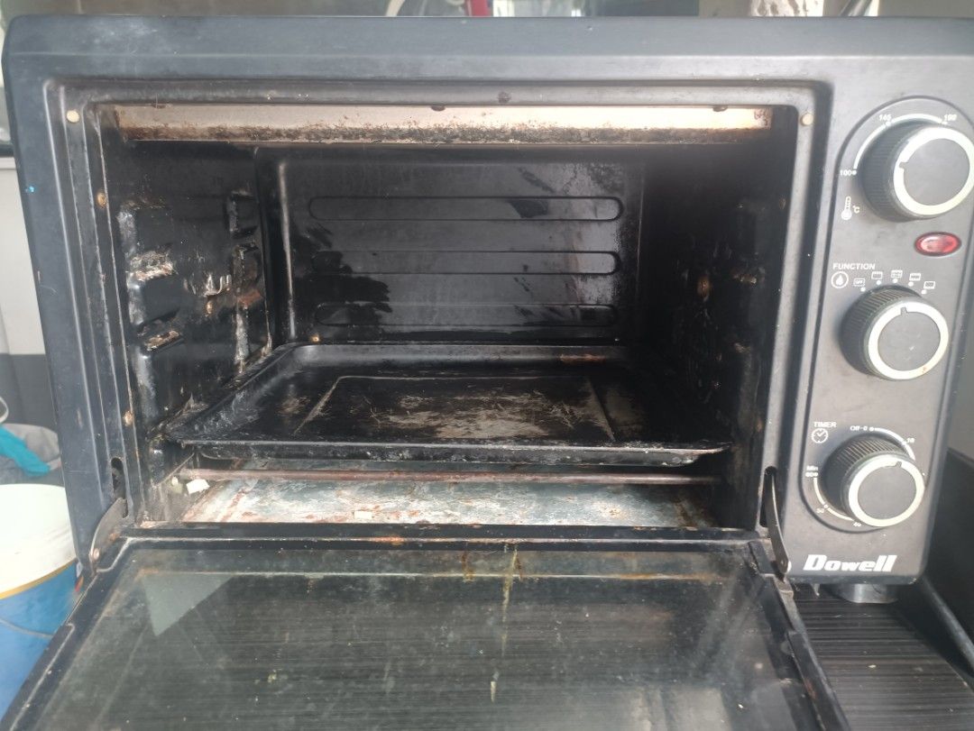 forsale Dowell Multi-Function Oven – Great for Baking & Roasted Chicken (Category: Ovens & Toasters) located in Caloocan City. Submitted by solid2cute.7d7d55 (Listing ID 1461341141, Image 2). Description: 📌 FOR SALE: Dowell Electric Oven Toaster Condition: Used (Na-stock lang sa bahay pero 100% working, walang issue sa performance. Mukhang madumi pero 100%working ) Sleek black design na may 3-knob control system: - Timer Control ⏰ - Temperature 