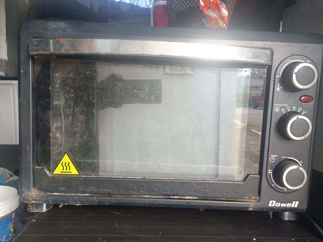 forsale Dowell Multi-Function Oven – Great for Baking & Roasted Chicken (Category: Ovens & Toasters) located in Caloocan City. Submitted by solid2cute.7d7d55 (Listing ID 1461341141, Image 1). Description: 📌 FOR SALE: Dowell Electric Oven Toaster Condition: Used (Na-stock lang sa bahay pero 100% working, walang issue sa performance. Mukhang madumi pero 100%working ) Sleek black design na may 3-knob control system: - Timer Control ⏰ - Temperature 