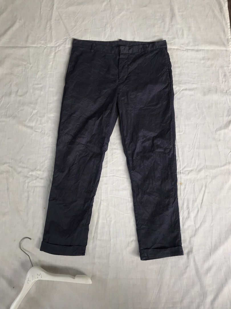 DSQUARED2 Cotton Pants (Category: Chinos) located in San Fernando. Submitted by ramjames18 (Listing ID 1461366337, Image 2). Description: •DSQUARED2 Cotton Pants🔥 -Excellent Condition -9.8/10 Color Rate (Need wash) -Navy Blue Colorway -W:32 (30-33 waistlines) -L:37” Pm sa interested ! 📥📥 .