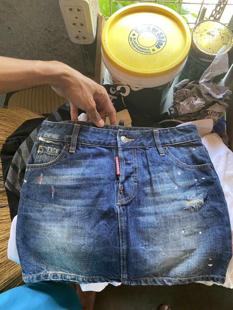 Dsquared skirt (Category: Skirts) located in Las Pinas. Submitted by mark2k05 (Listing ID 1461389728, Image 2). Description: .