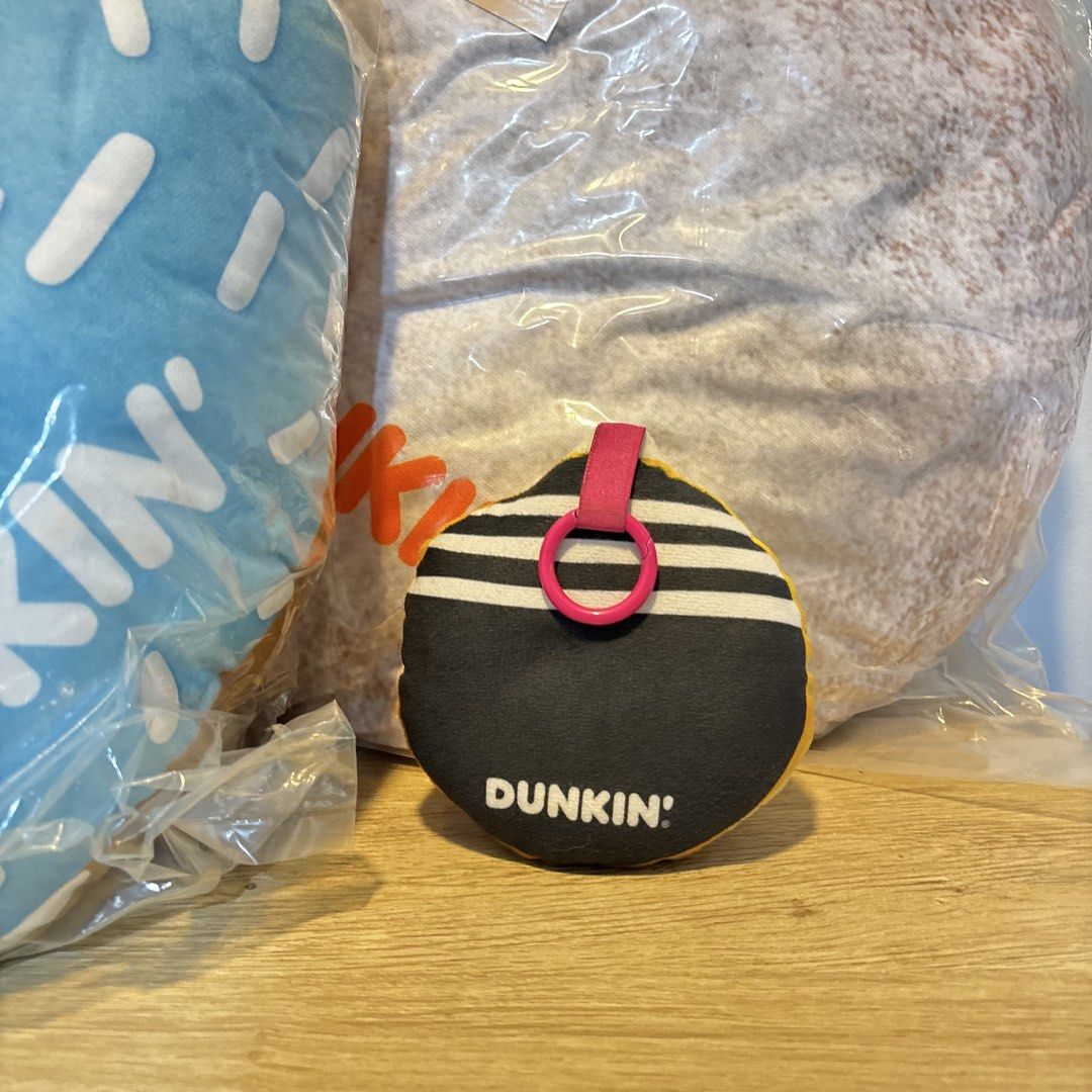 Dunkin Boston Kreme Blinkin Keychain (Category: Character Goods) located in Manila. Submitted by chris.mt (Listing ID 1461468680, Image 2). Description: Location: Makati City but can ship nationwide.