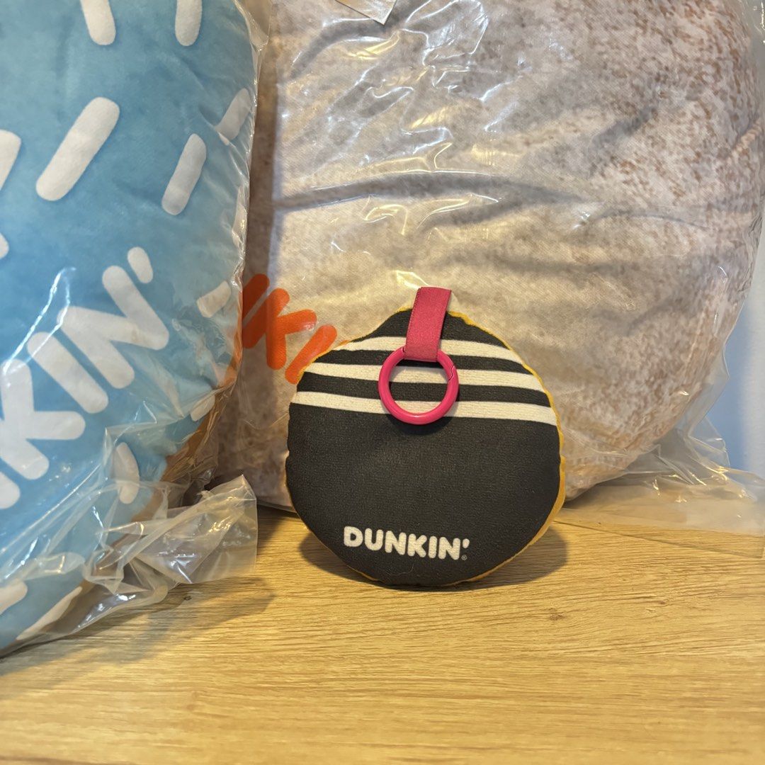 Dunkin Boston Kreme Blinkin Keychain (Category: Character Goods) located in Manila. Submitted by chris.mt (Listing ID 1461468680, Image 1). Description: Location: Makati City but can ship nationwide.