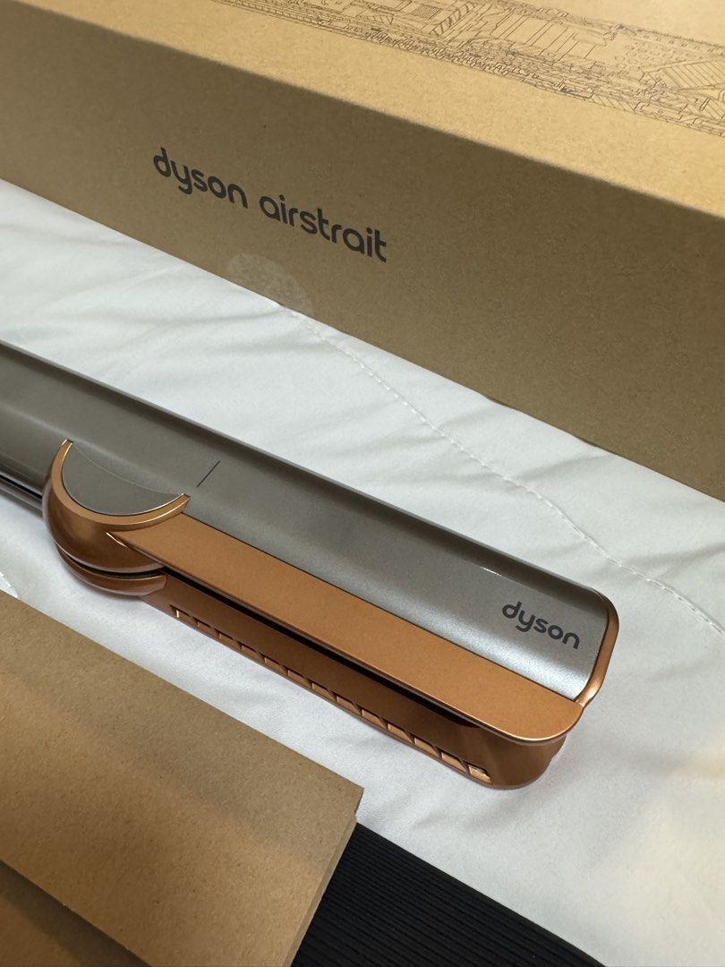 DYSON AIRSTRAIT (Category: Hair) located in Manila. Submitted by beaaazarate (Listing ID 1461450977, Image 2). Description: FS: DYSON AIRSTRAIT ✨ Complete inclusions! ✨ Used only once ✨ Excellent condition ₱22,000 — Still negotiable 📍 Delivery/Meetup available, depending on location DM for inquiries or photos!.