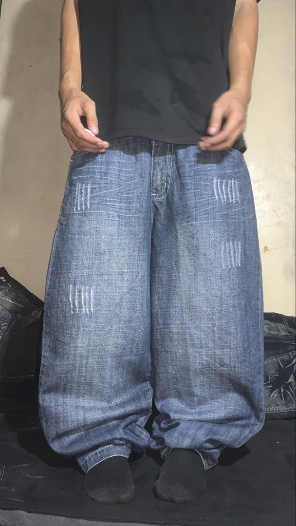 ECKO UNLTD (Category: Jeans) located in Aloran. Submitted by archives_wear (Listing ID 1461371329, Image 2). Description: WAIST 30 THIGH 14 LENGTH A44 LEG OPENING 8 PRICE 1500.