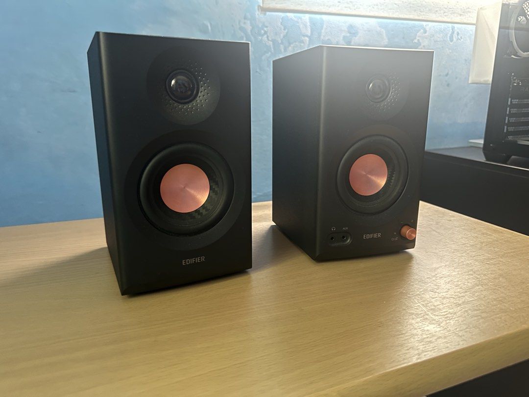 Edifier MR3 Speakers (Category: Soundbars, Speakers & Amplifiers) located in Manila. Submitted by krumba19 (Listing ID 1461399986, Image 2). Description: Selling Edifier MR3. No issues. Slightly used. Bought Nov 2025, wala pang 1 yr usage. RFS: upgrading setup. ✉️ PM me if interested, may discount kapag kinuha na lahat. Delivery: Lalamove Meetup: Festival Mall Alabang Waltermart Carmona BGC.