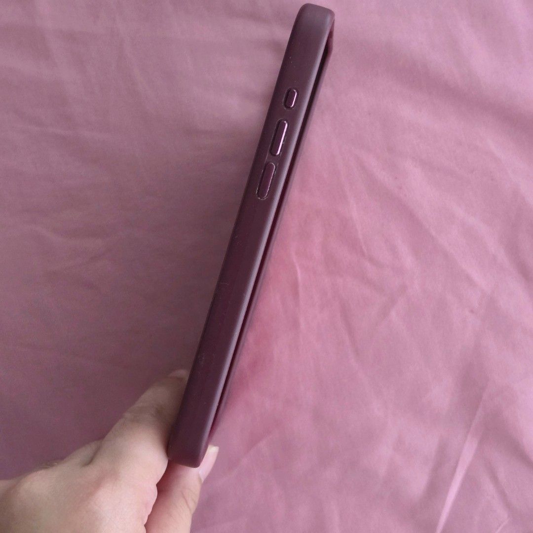 Elago Magsafe Silicon Case for iPhone 15 Pro Max (Category: Cases & Sleeves) located in Hermosa. Submitted by _niki.lim (Listing ID 1461352695, Image 3). Description: Well used! RFS: Switched to Samsung 🤍 Still negotiable .