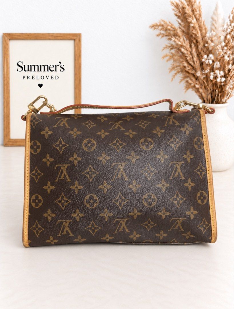Elvira Bel Air bag (Category: Tote Bags) located in Taguig. Submitted by summers.preloved (Listing ID 1461466295, Image 3). Description: A spacious and versatile tote that gives classic LV style with everyday working-girl practicality. Featuring the iconic brown Monogram design, tan leather handles, chain-link details, and a roomy organized interior—perfect for work, meetings, errands, travel, or your everyday essentials. A beautiful vintage-styl