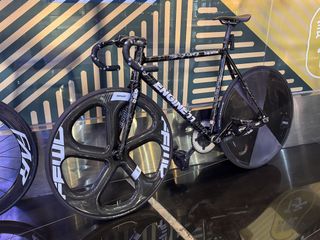 （分類：）位於 。 由 ssdhgsh 提交（商品編號 1461421489，圖片 1）。簡介： 。