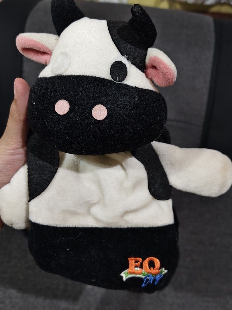 EQ Dry black and white cow plush backpack string shoulder straps (Category: Infant Playtime) located in Bulacan. Submitted by angel.decluttersx (Listing ID 1461483022, Image 3). Description: small size.