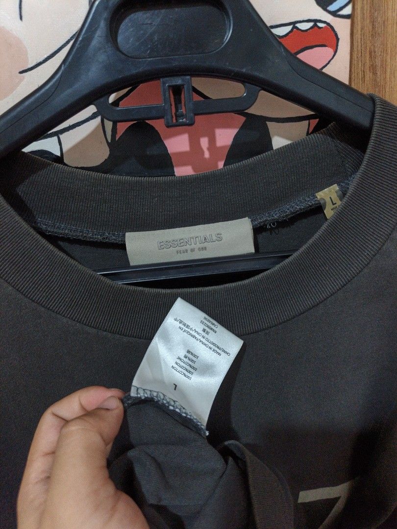 Essentials FOG 1977 (Category: Tshirts & Polo Shirts ) located in Nasipit. Submitted by zaynzdrip (Listing ID 1461477850, Image 3). Description: Excellent Condition Authentic Size Large.