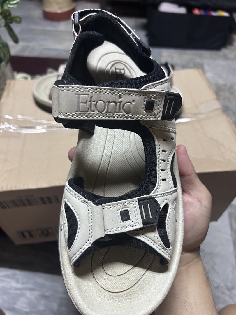 Golf Sandals (Etonic) (Category: Golf) located in Quezon City. Submitted by littlebigscore (Listing ID 1461459384, Image 2). Description: size 9.5M Issue: Last pic.