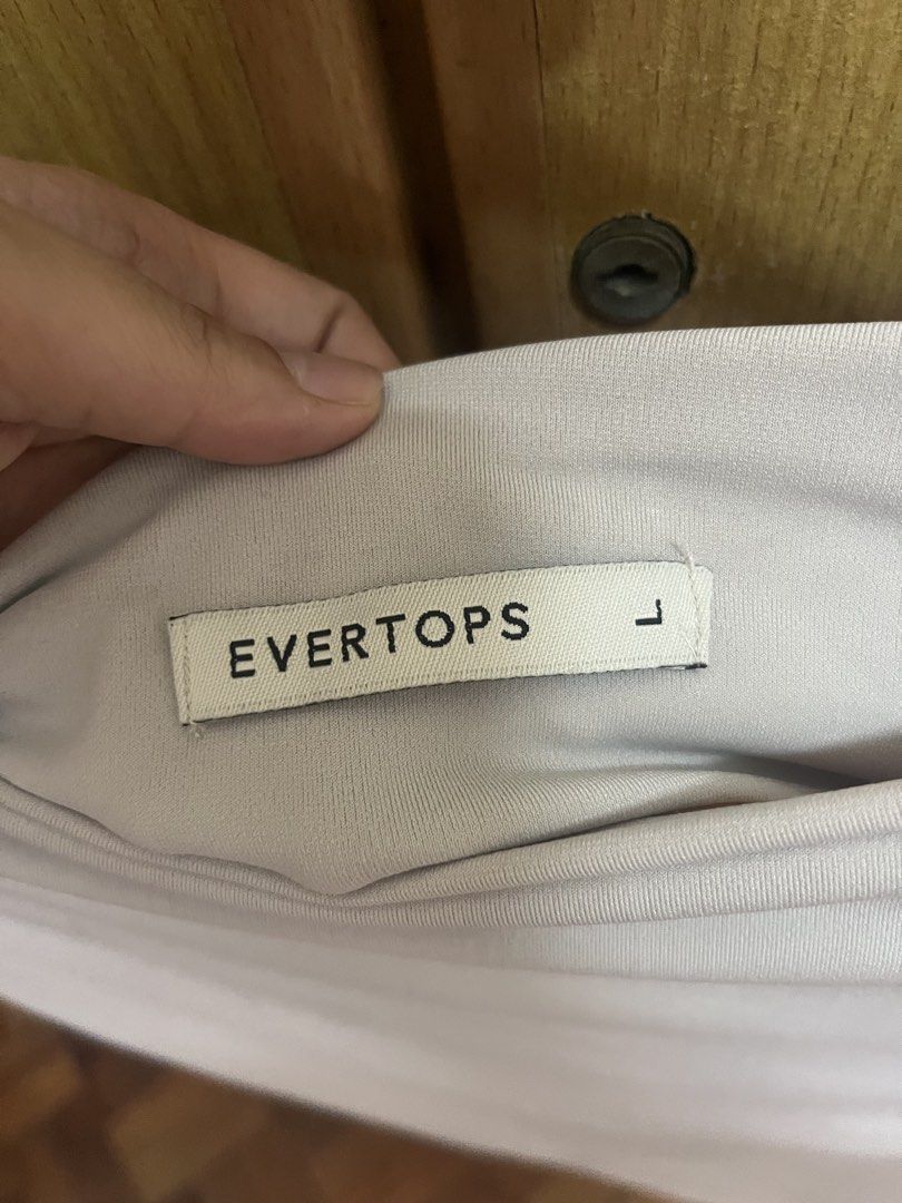 Evertops Grey Boat Neck Top (Category: Sleeveless) located in Manila. Submitted by cccuyyy (Listing ID 1461394870, Image 2). Description: - Brand: Evertops - Color: Grey - Style: Boat neck, short sleeves - Fit: Comfortable and casual - Occasion: Everyday wear - Size: fits petite frames .
