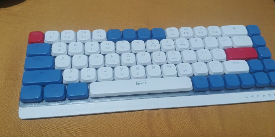 EWEADN MK68 (Category: Desktops) located in Manila. Submitted by ravenblake87794 (Listing ID 1461522274, Image 1). Description: low-profile mkb TRIMODE No original box inclusion Brown switches open for nego.