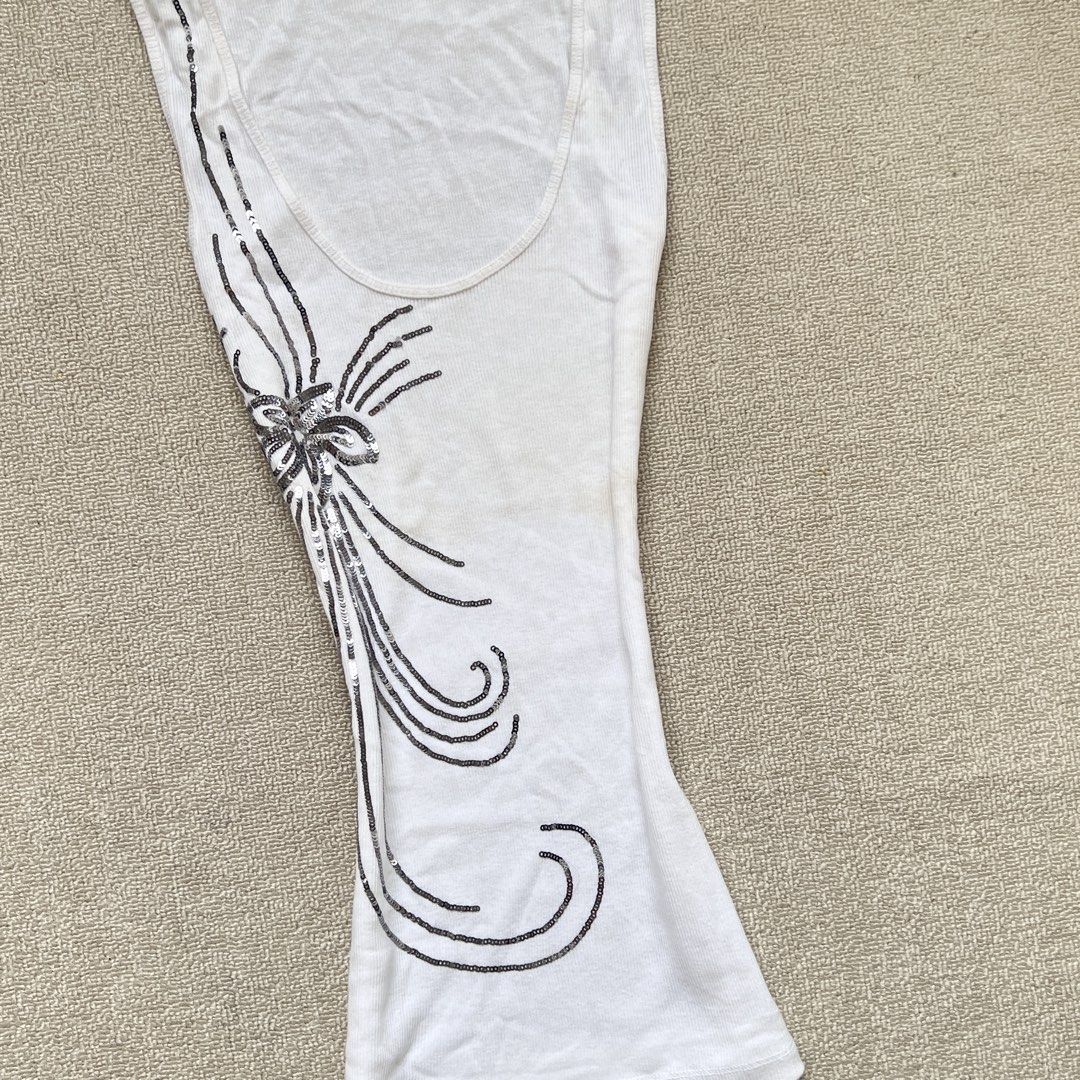 express sequined tank top (Category: Sleeveless) located in Limay. Submitted by budolfindsrawrawr (Listing ID 1461515305, Image 2). Description: express sequined tank top - fits s/m l26 b32-34 - in excellent condition .
