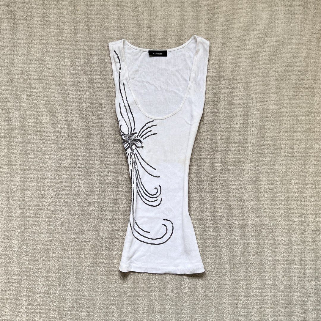 express sequined tank top (Category: Sleeveless) located in Limay. Submitted by budolfindsrawrawr (Listing ID 1461515305, Image 1). Description: express sequined tank top - fits s/m l26 b32-34 - in excellent condition .