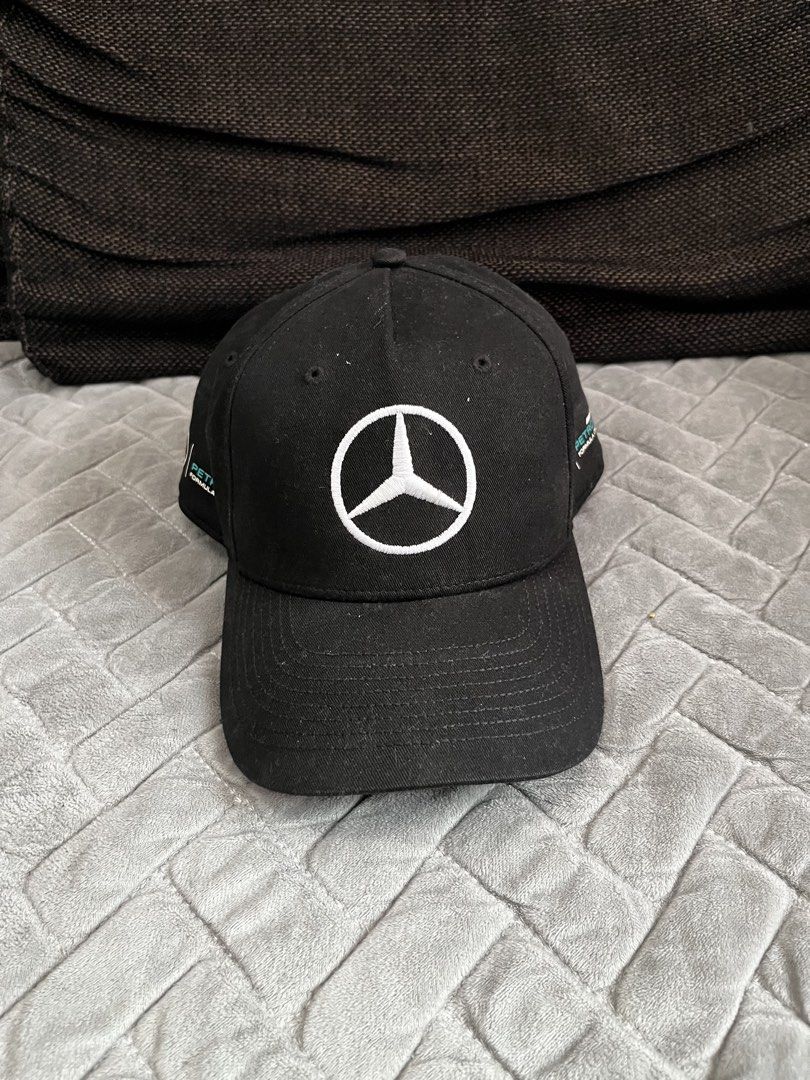 F1 MERCEDES CAP (Category: Caps & Hats) located in Quezon City. Submitted by ger4rd (Listing ID 1461429468, Image 2). Description: F1 MERCEDES CAP NEEDS CLEANING NO ISSUE 1k+sf thru lalamove.