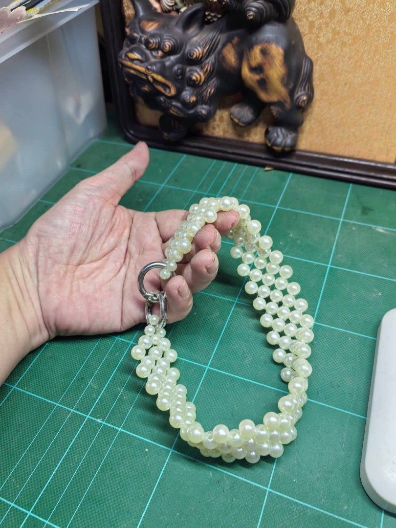 Fashion Beaded Accessory (Category: Other Accessories) located in Cebu City. Submitted by dudes_villanueva (Listing ID 1461324592, Image 3). Description: Fashion Beaded Accessory In excellent condition Length: 12in (30cm).