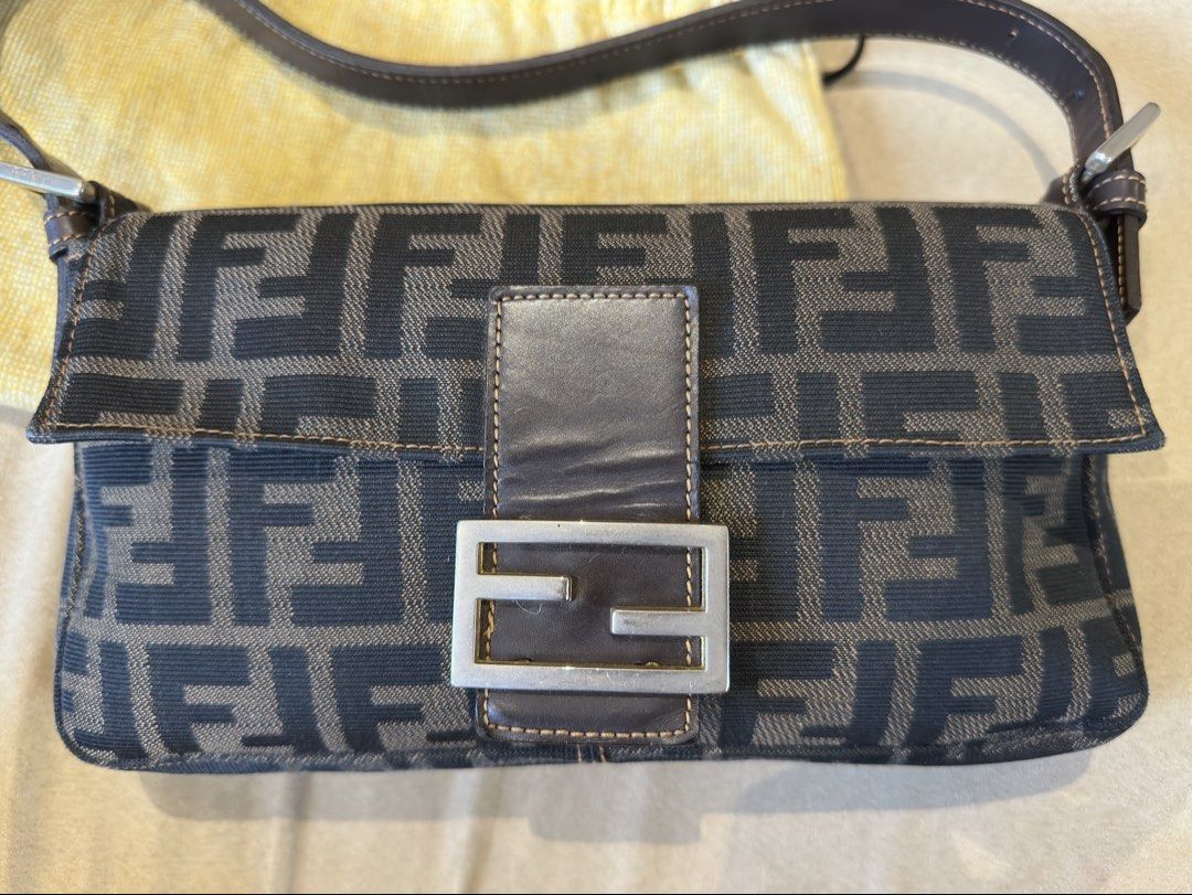 Fendi baguette (Category: Luxury Bags & Wallets) located in Makati City. Submitted by francinefarinas3196 (Listing ID 1461369279, Image 2). Description: 💯 AUTHENTIC LIFETIME MONEYBACK GUARANTEED WITH AUTHENTICITY CARD FROM FREYA COLLECTIVE.