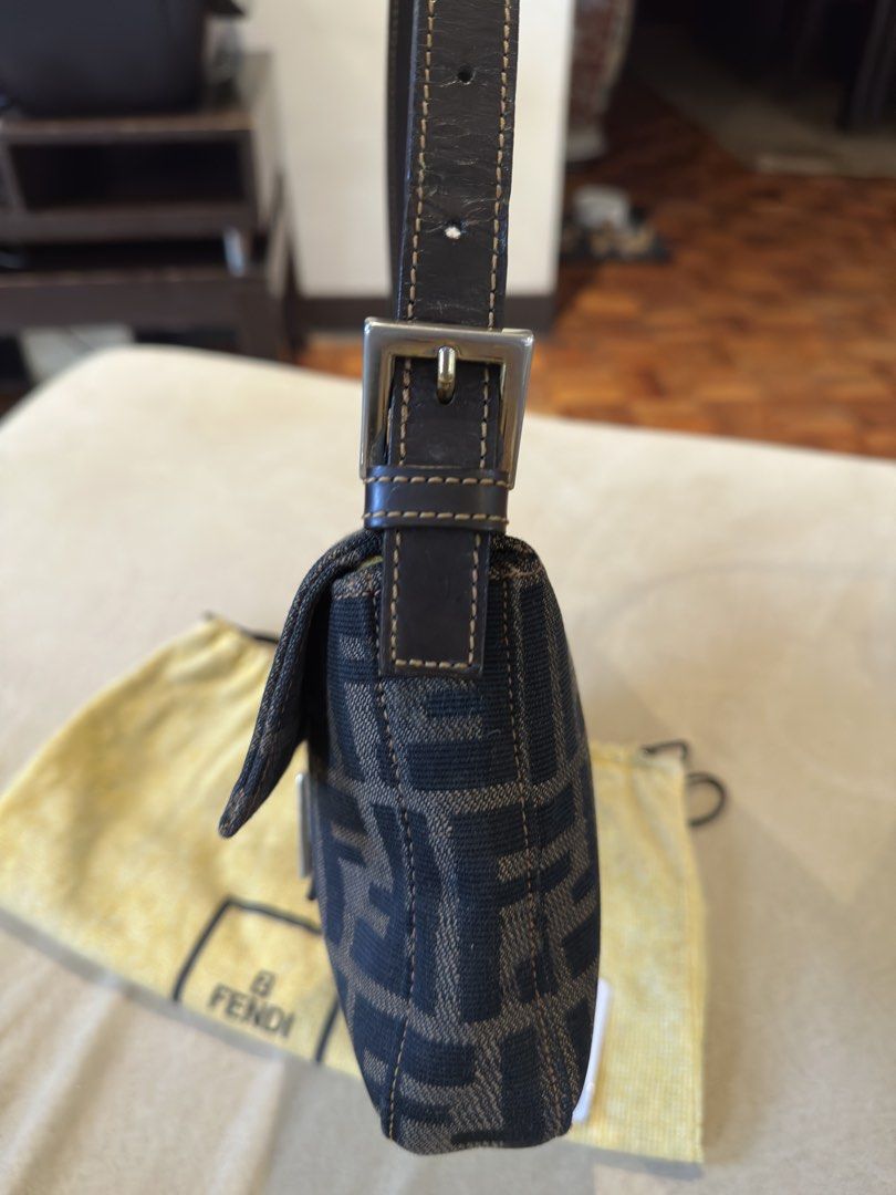 Fendi baguette (Category: Luxury Bags & Wallets) located in Makati City. Submitted by francinefarinas3196 (Listing ID 1461369279, Image 3). Description: 💯 AUTHENTIC LIFETIME MONEYBACK GUARANTEED WITH AUTHENTICITY CARD FROM FREYA COLLECTIVE.