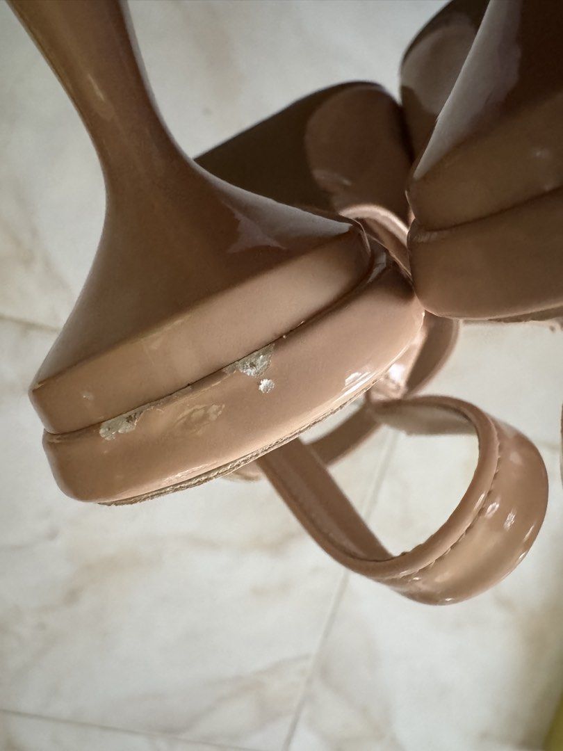 Figlia Bodie Slingback Heels Nude Size 38 (Category: Heels) located in Bantay. Submitted by erikapgp (Listing ID 1461363536, Image 3). Description: Figlia Bodie Slingback Heels Nude Size 38 - Brand: Figlia - Style: Bodie slingback heels - Color: Nude - Finish: Patent - Size: 38 - Includes: Original box - Used twice only for an indoor and outdoor event. - with minor scratches. Please manage your expectations. Already selling for less. Payment meth