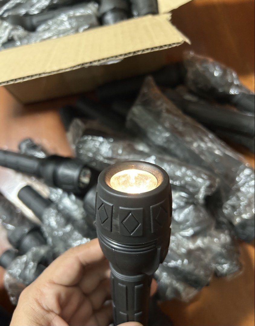 Flashlight (Japan quality) (Category: Electrical, Adaptors & Sockets) located in Quezon City. Submitted by jjsurplus_23 (Listing ID 1461391548, Image 2). Description: 20pesos each .