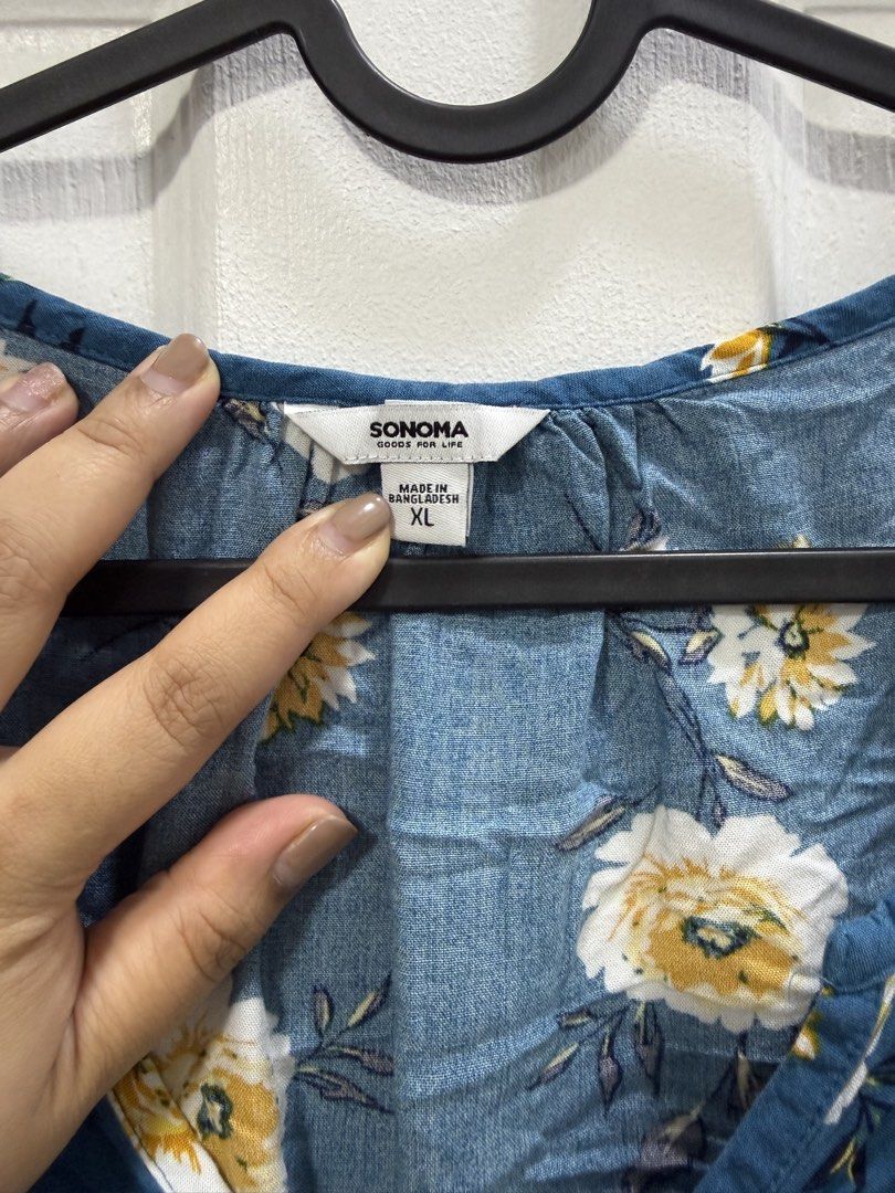 FLORAL COTTON BLOUSE | PLUS SIZE (Category: Blouses) located in Taguig. Submitted by _decluttermomma_ (Listing ID 1461405401, Image 3). Description: SONOMA COTTON BLOUSE PLUS SIZE 2XL.