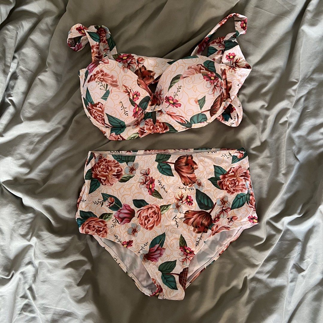 Floral Print High Waisted Bikini Set Size M (Category: Bikinis & Swimsuits) located in Pasig City. Submitted by cormatzu (Listing ID 1461393287, Image 1). Description: - Adorable floral print bikini set - Flattering high-waisted bottoms - Padded bra top with adjustable straps for a perfect fit - Comfortable and stylish for any summer occasion - Size: Medium - Origin: Made in China - Never worn!.