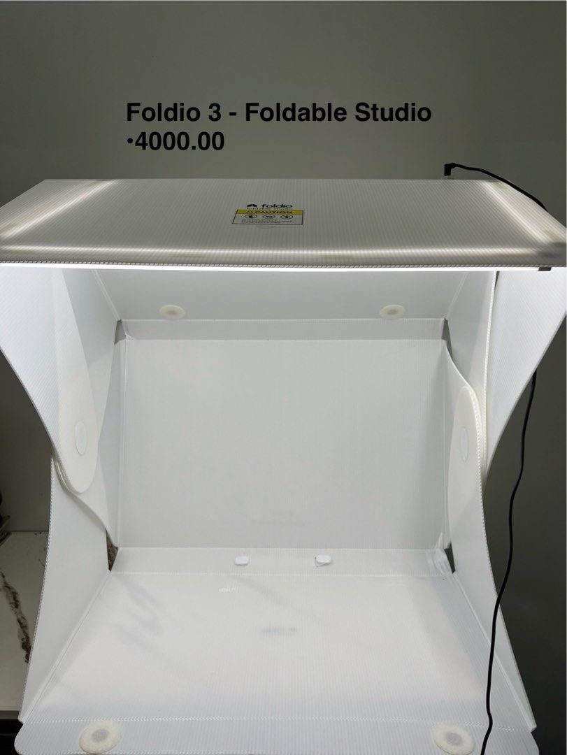 Foldio 3 - Foldable Studio (Category: Lighting & Studio Equipment) located in Bacacay. Submitted by aiksgoods (Listing ID 1461450662, Image 1). Description: .