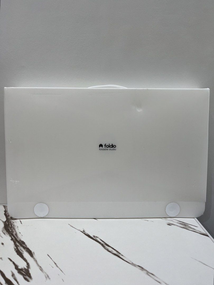 Foldio 3 - Foldable Studio (Category: Lighting & Studio Equipment) located in Bacacay. Submitted by aiksgoods (Listing ID 1461450662, Image 2). Description: .