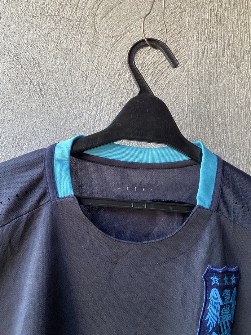 Football jersey (Category: Activewear) located in Las Pinas. Submitted by mark2k05 (Listing ID 1461393570, Image 3). Description: .
