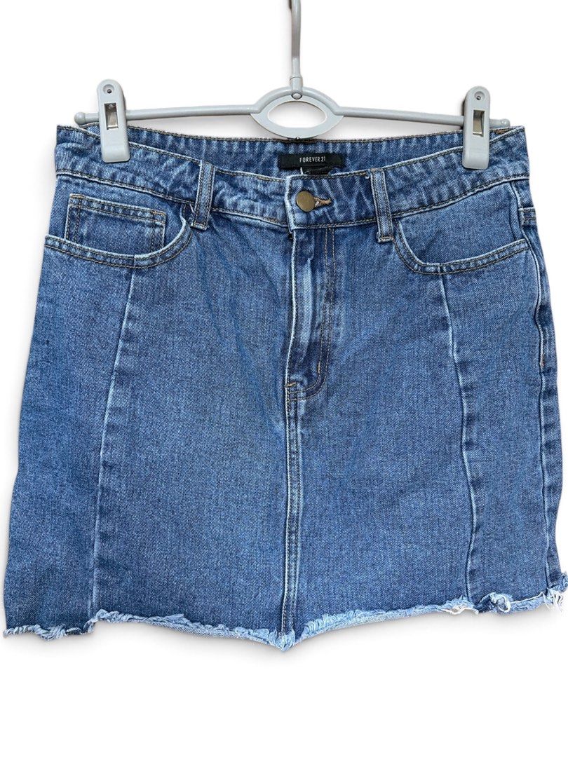 Forever 21 Distress Jeans Mini Skirt (Category: Skirts) located in Santol. Submitted by lululane (Listing ID 1461443793, Image 2). Description: S-L.