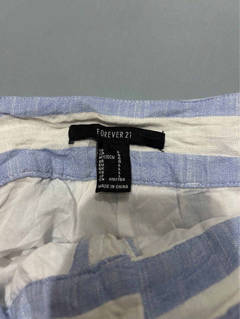 Forever 21 Errand short (Category: Shorts) located in Manila. Submitted by chen_clybelles (Listing ID 1461330206, Image 2). Description: M to semi L.