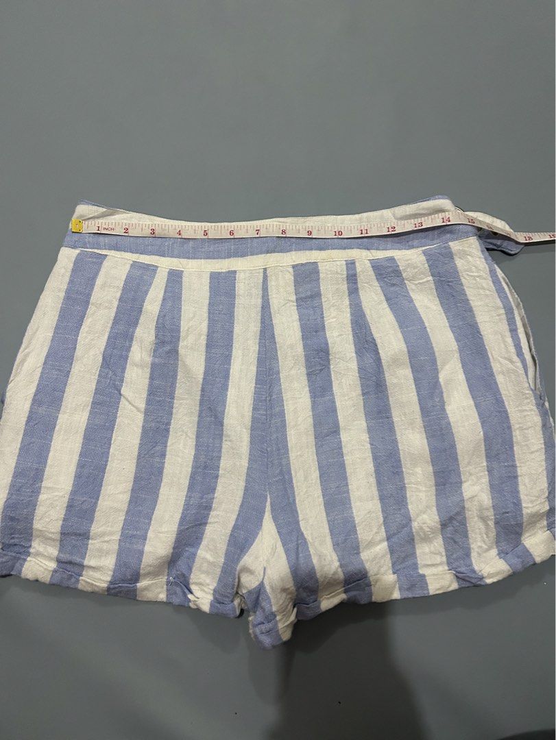 Forever 21 Errand short (Category: Shorts) located in Manila. Submitted by chen_clybelles (Listing ID 1461330206, Image 3). Description: M to semi L.