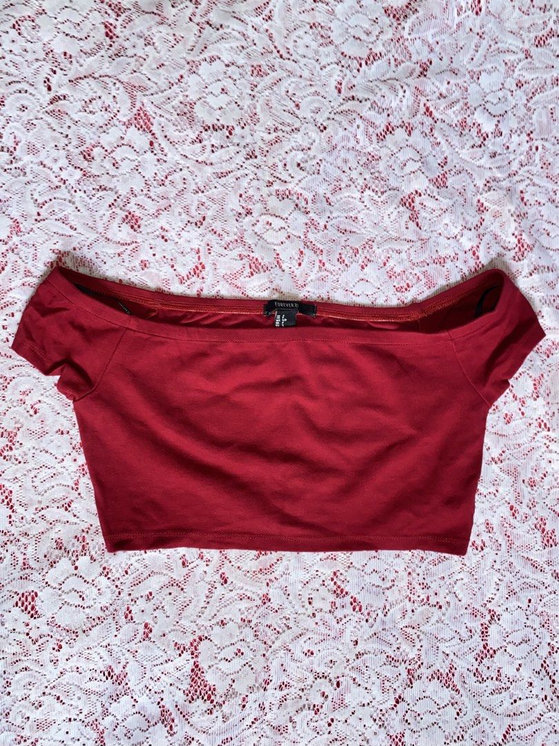 Forever 21 Off-shoulder Crop Top (Category: Others Tops) located in Cavite. Submitted by keshlcy (Listing ID 1461343712, Image 1). Description: size: xs - s never used pm for WW.