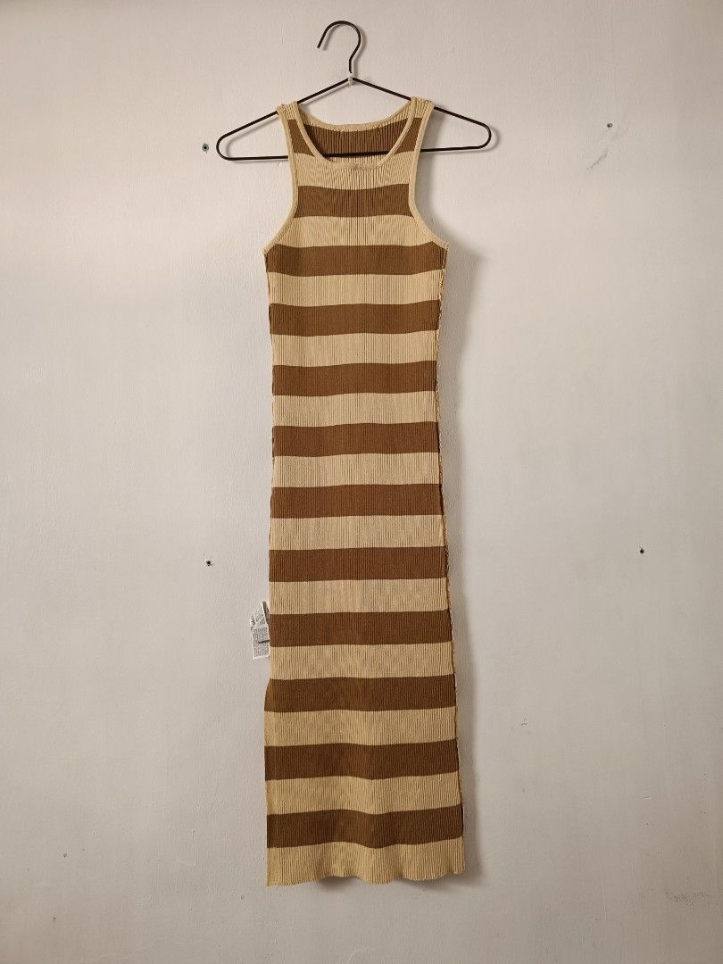 Forever 21 Striped Ribbed Midi Dress (Category: Dresses) located in Manila. Submitted by shajanina.14 (Listing ID 1461464682, Image 3). Description: Forever 21 Original Preloved As good as new Small- US As per measuring tape, Bust- 23 to 48 inches Waist- 23 to 48 inches Length- 43 inches .