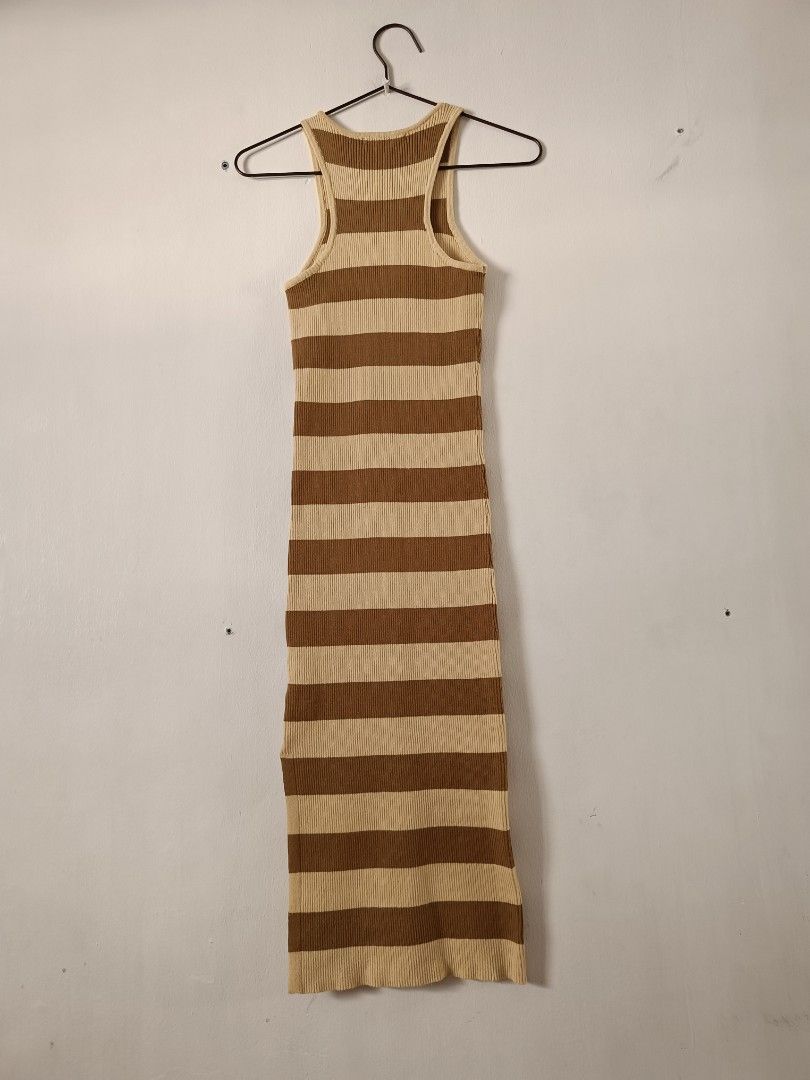 Forever 21 Striped Ribbed Midi Dress (Category: Dresses) located in Manila. Submitted by shajanina.14 (Listing ID 1461464682, Image 2). Description: Forever 21 Original Preloved As good as new Small- US As per measuring tape, Bust- 23 to 48 inches Waist- 23 to 48 inches Length- 43 inches .