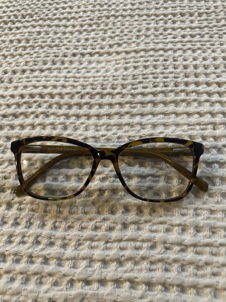 FOSTER GRANT eyeglass frame (Category: Sunglasses & Eyewear) located in Las Pinas. Submitted by yourneighbortotoro (Listing ID 1461438604, Image 1). Description: .