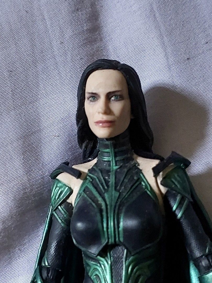 FS HELA MARVEL FIGURE / not in og head (Category: Figurines & Statues) located in Las Pinas. Submitted by g.bonx (Listing ID 1461444072, Image 2). Description: hela marvel figure only ( not in og head / no accesories ) price: 900 / lp 700 for sure buyers used only for display purposes ‼️ DM if interested 📩 ° MOP: GCASH ° MOD: JNT EXPRESS.