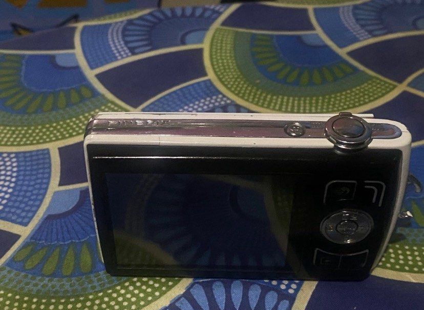 Fujifilm FinePix Z110 (2012) | Working Digicam (Category: Cameras) located in Manila. Submitted by hanlee_086 (Listing ID 1461362455, Image 3). Description: Already tested and 100% Fully functional w/ brand new battery, battery charger & wire (see photos), and 16GB SD Card. Besides physical wear and tear sa outer shell, may lcd burn but barely really visible under normal lighting conditions. MOD: Maya, Gotyme Bank Only (Transfer if from other pay
