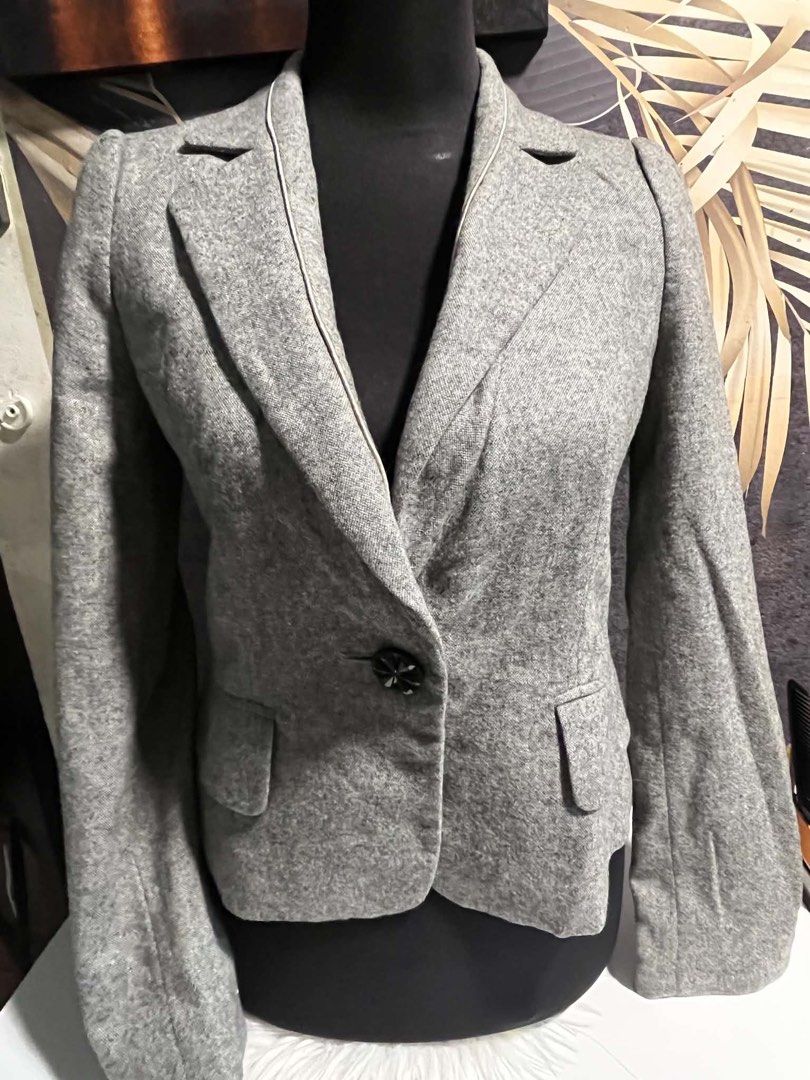 G2000 girls formal coat (Category: Coats, Jackets and Outerwear) located in Caloocan City. Submitted by trebdy01 (Listing ID 1461407058, Image 2). Description: .