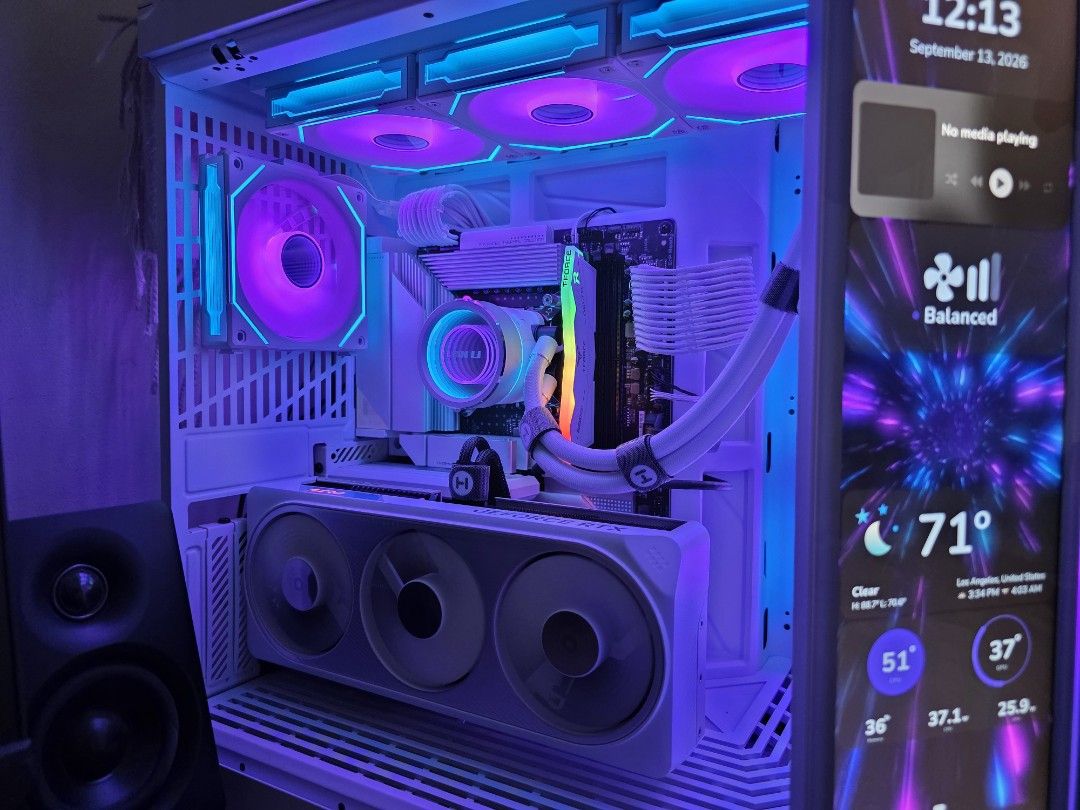 Gaming PC (Category: Desktops) located in Bulacan. Submitted by lonewolf29 (Listing ID 1461529969, Image 3). Description: Specifications: intel i7 14700KF Gigabyte Aero 4070 Super Gigabyte Z790 Aero G Hyte Y70 Touch T-Force Delta 1x16gb 6000mhz 1TB Samsung 980 Pro Lian Li GA Trinity 360 with 3x Inf Fan 4x Lian li Inf 120mm Fan 2x Arctic 120mm bottom Fan Seasonic Focus Gold GX850W 2x CPU Extension cable white 24pin Extension cable white Box only f