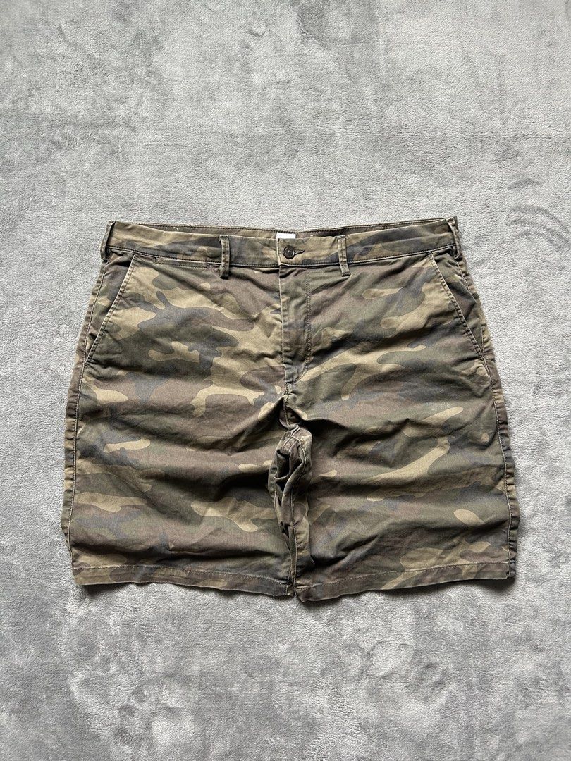 GAP Camouflage Jorts (Category: Shorts) located in Manila. Submitted by wenttttt (Listing ID 1461426205, Image 1). Description: 37 x 20.5 x 12 No issue.