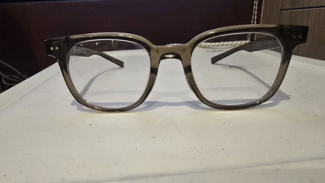 Gentle Monster Evan Eyeglasses (Category: Sunglasses & Eyewear) located in Cebu City. Submitted by payperbags12 (Listing ID 1461359234, Image 1). Description: - Authentic Gentle Monster R.F. KING eyeglasses - Stylish translucent greyish-brown frame - Clear lenses - Ideal for everyday wear or as a fashion statement - Comes with original case -used but not abused due to multiple eyeglasses owned -bought for almost 15k in SG GM physical store.