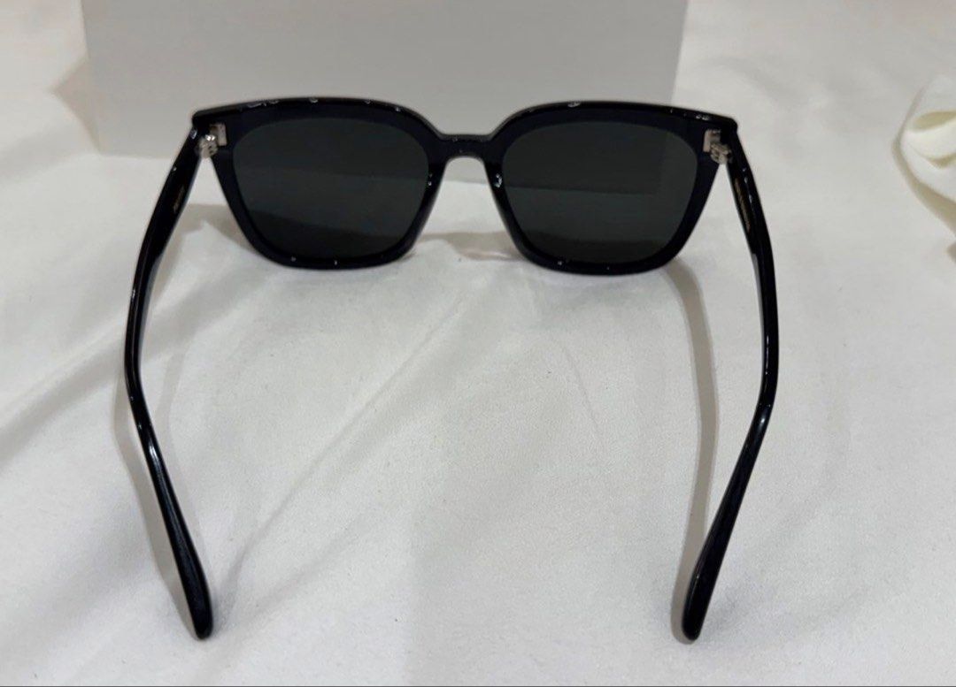 Gentle Monster PALETTE 01 Sunglasses (Category: Sunglasses & Eyewear) located in Paranaque City. Submitted by nachoaveragegirl (Listing ID 1461419209, Image 3). Description: - Authentic Gentle Monster PALETTE sunglasses - Color: Black - Classic square frame design - Perfect for everyday wear - Comes with original box, case, and authenticity card - Selling as a complete set Bought for almost 14k May 2024 in BGC gentle monster store. RFS Used less 