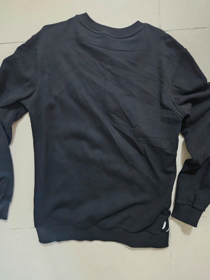 Givenchy （分類：衛衣）位於 Hong Kong。 由 happy20160710 提交（商品編號 1461403697，圖片 3）。簡介： Givenchy m碼等於L碼。