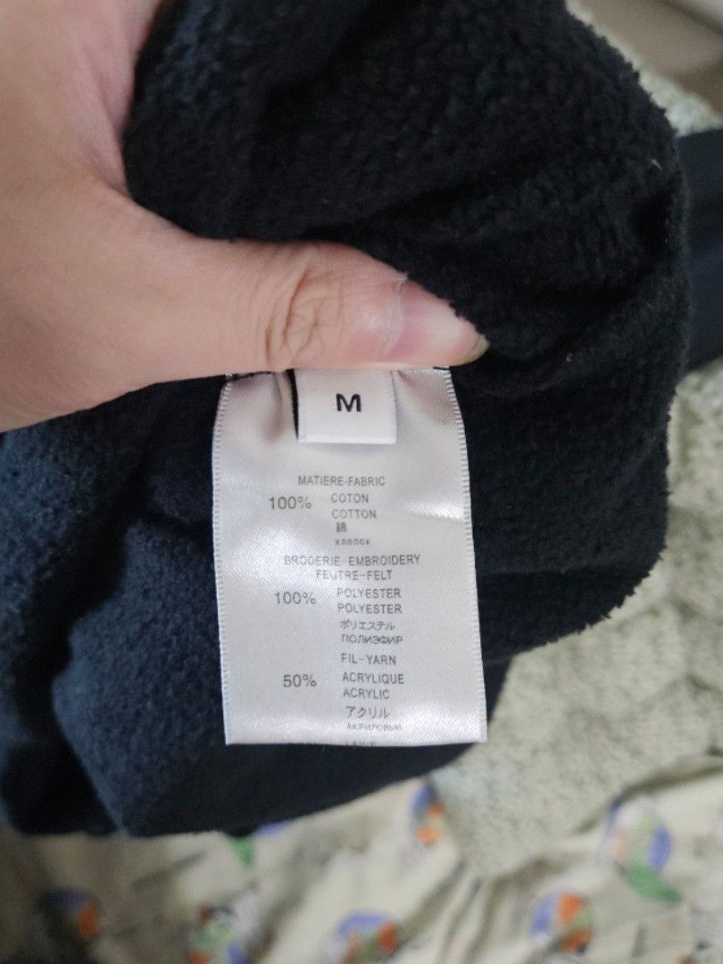 Givenchy （分類：衛衣）位於 Hong Kong。 由 happy20160710 提交（商品編號 1461403697，圖片 4）。簡介： Givenchy m碼等於L碼。