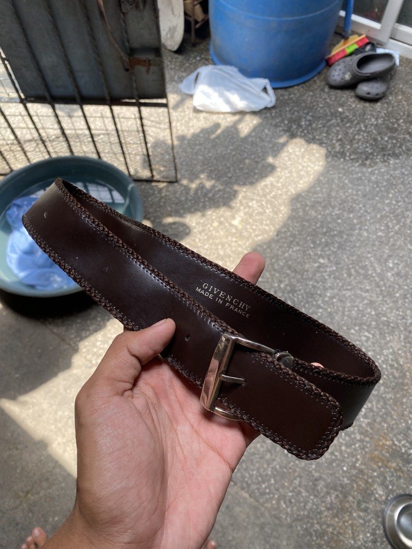 Givenchy belt (Category: Luxury Accessories) located in Las Pinas. Submitted by mark2k05 (Listing ID 1461388289, Image 1). Description: .