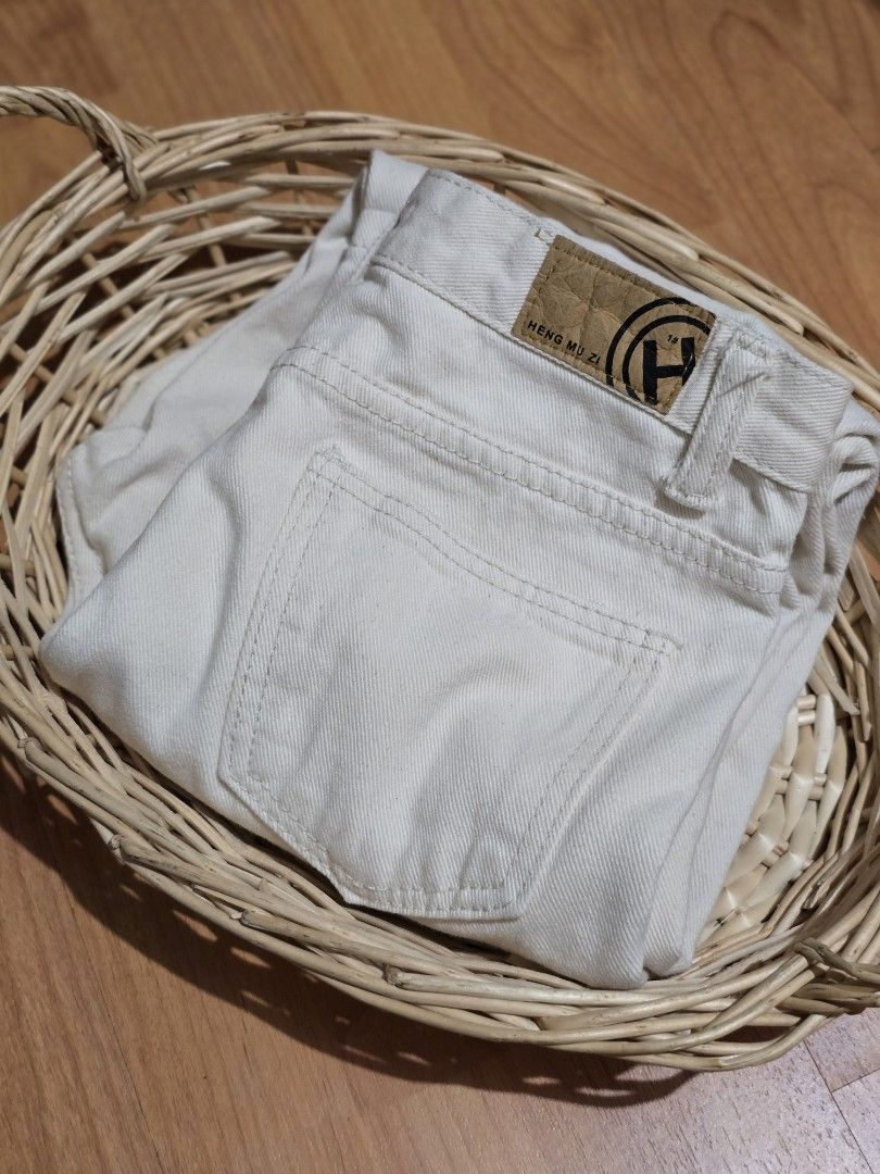 Good Quality Off-White Denim Jeans (Category: Jeans) located in Taguig. Submitted by themessynook (Listing ID 1461541113, Image 2). Description: .