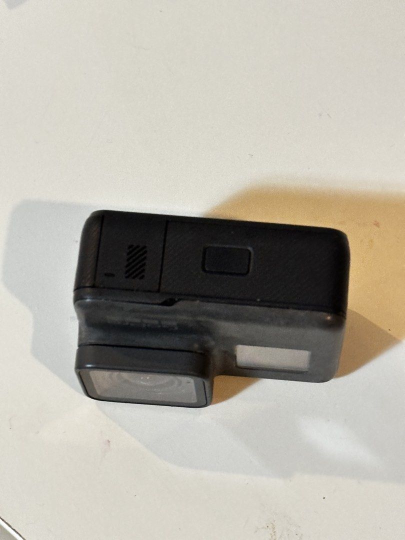 GoPro HERO Black Action Camera (Category: Cameras) located in Bulacan. Submitted by oser.ph (Listing ID 1461542886, Image 2). Description: - GoPro HERO 5 Black - Records stunning 4K video - Waterproof up to 330ft (100m) - no housing needed! - Convenient voice control - Built-in GPS for location tagging - Ideal for all your adventures and sports activities - Minor scuffs on casing from normal use - Selling as is.