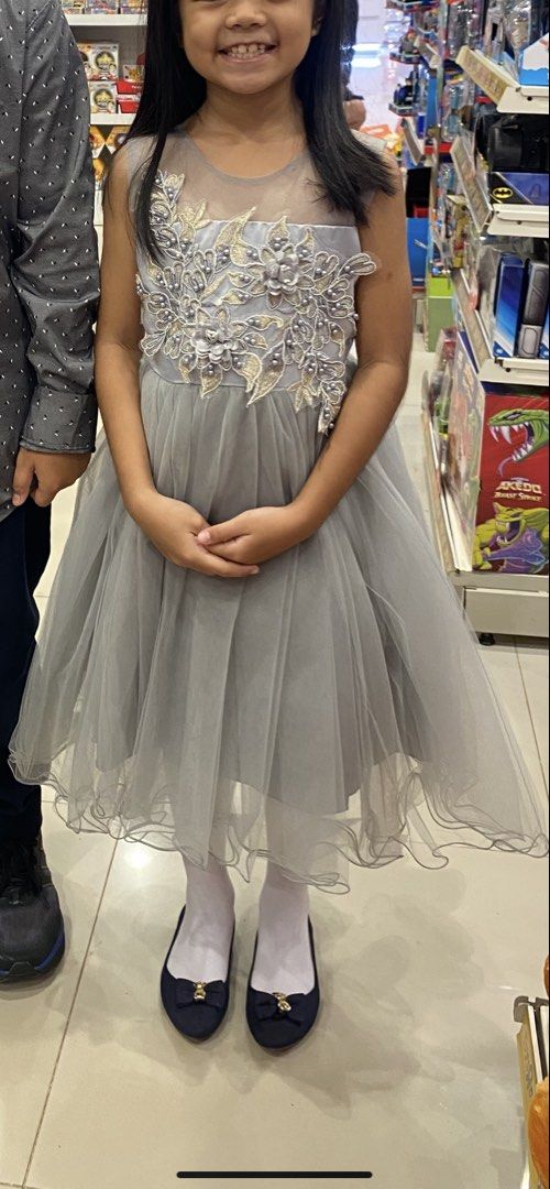 Gray dress 7-8 (Category: Babies & Kids Fashion) located in Davao. Submitted by jeviegulig85301 (Listing ID 1461487439, Image 1). Description: .